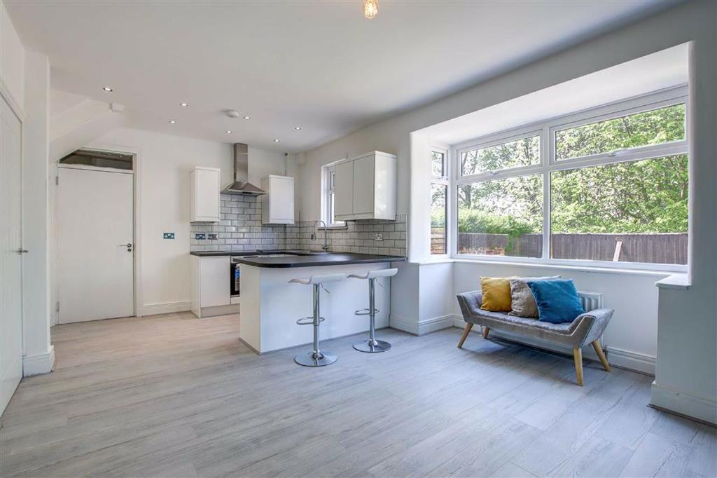 High View, Wallsend, Tyne And Wear, NE28 3 bed semidetached house £