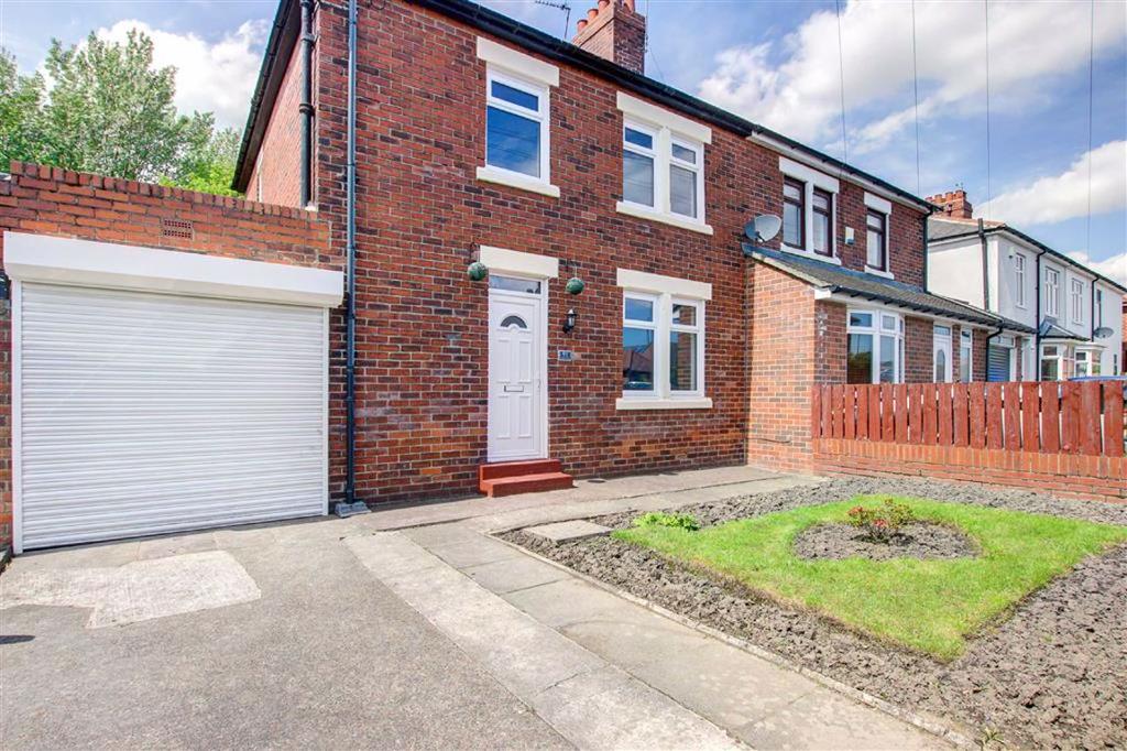 High View, Wallsend, Tyne And Wear, NE28 3 bed semidetached house £