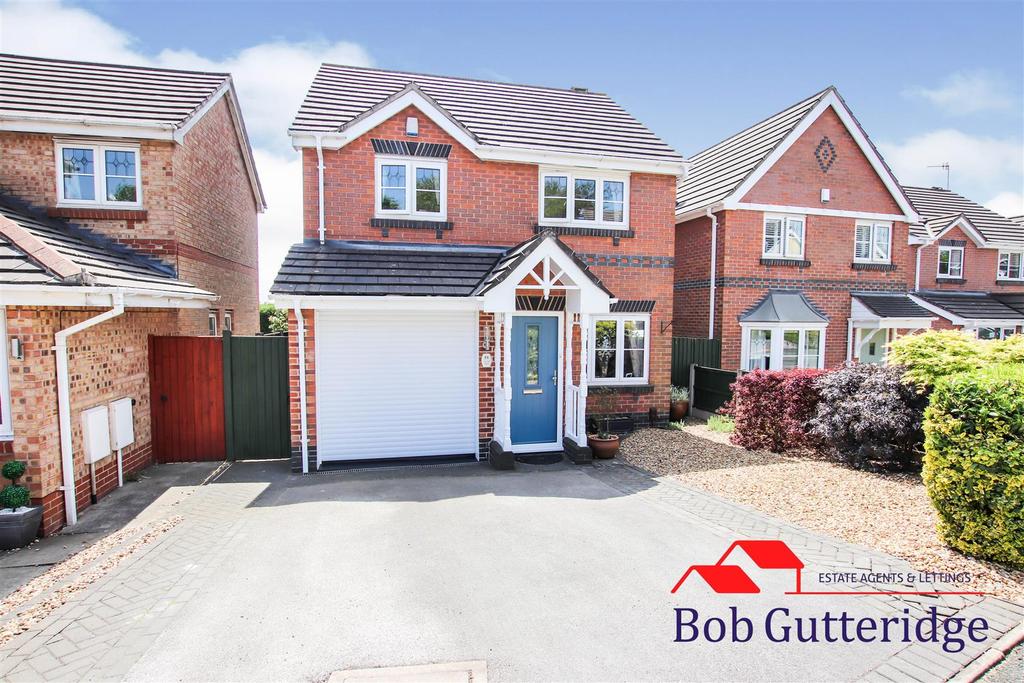 Old Hall Drive, Bradwell, Newcastle 3 bed detached house £229,950