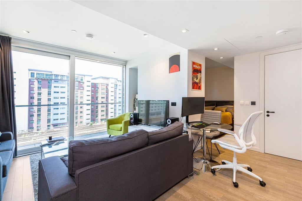 29426 garton jones 104 faraday house 11.jpg