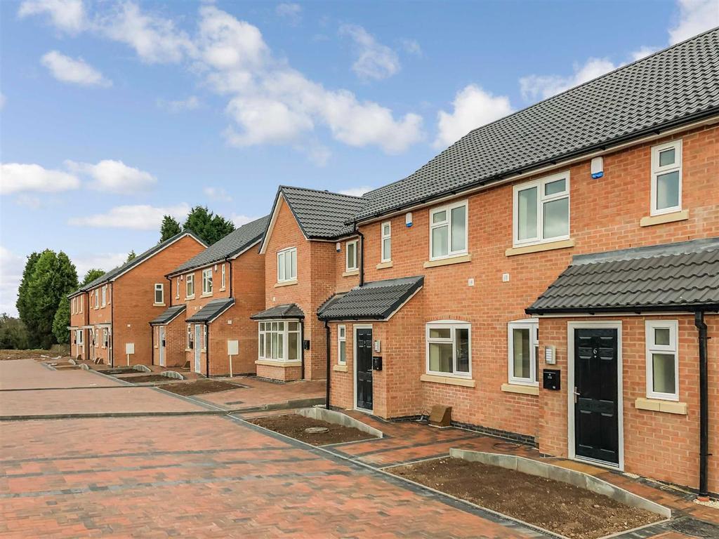 Alice Close, Bedworth 3 bed semidetached house £205,000