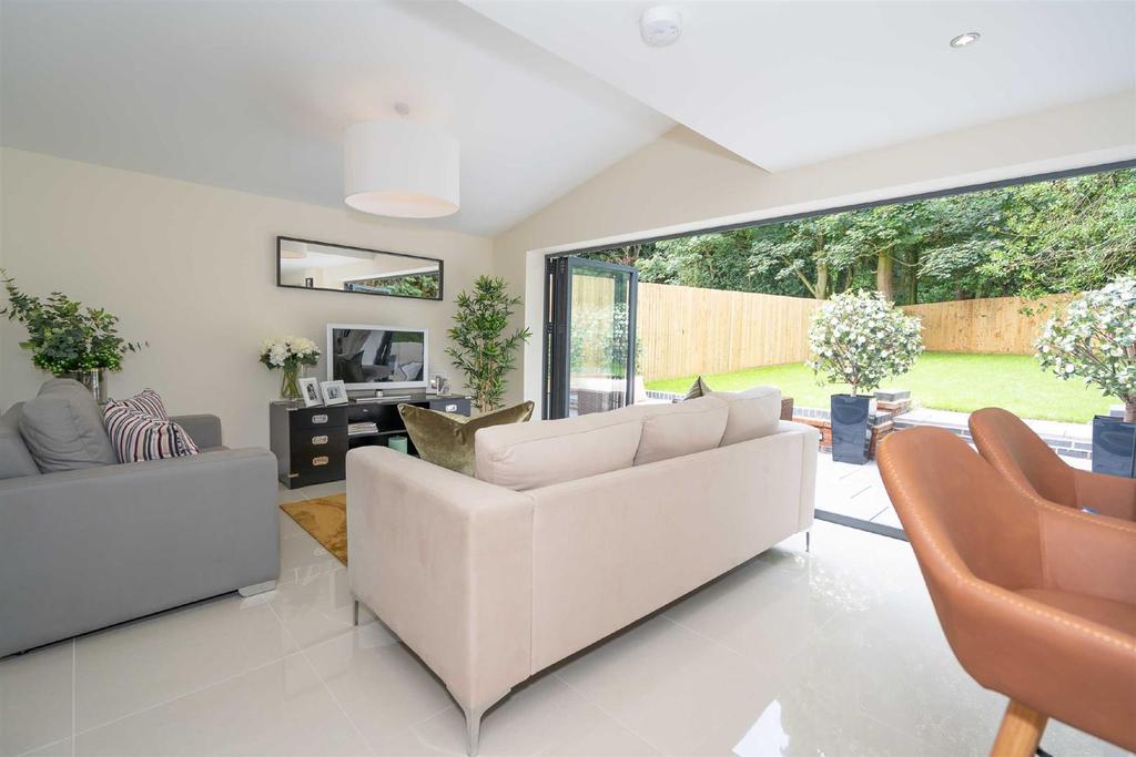 The Laurels, Sandpits Lane, Coventry 5 bed detached house £600,000