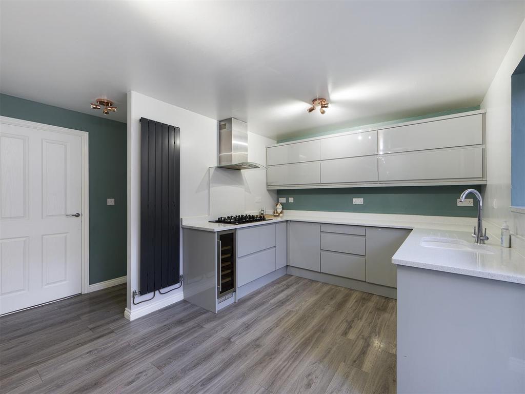 Bowes Gardens, Springwell, NE9 3 bed semidetached house £180,000