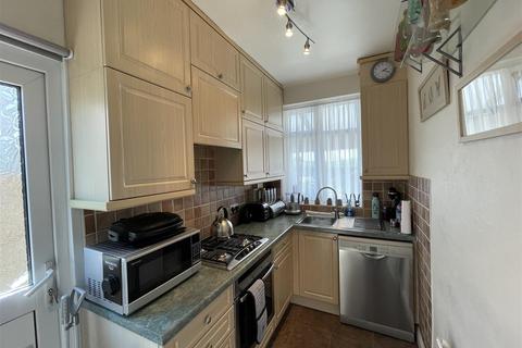 39 Russell Road, Chingford, London, E4 8HA