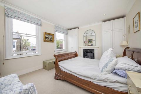 5 bedroom end of terrace house to rent, Sudlow Road, Putney