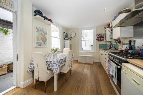 5 bedroom end of terrace house to rent, Sudlow Road, Putney