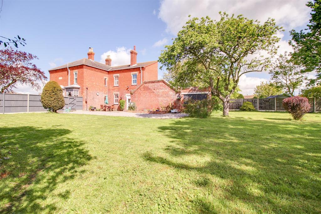 Sutton Road, Huttoft 4 bed detached house £355,000