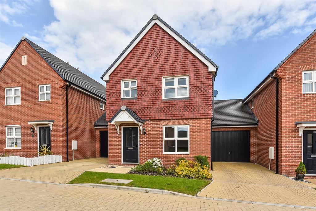 Alder Road, Andover 3 bed link detached house £325,000