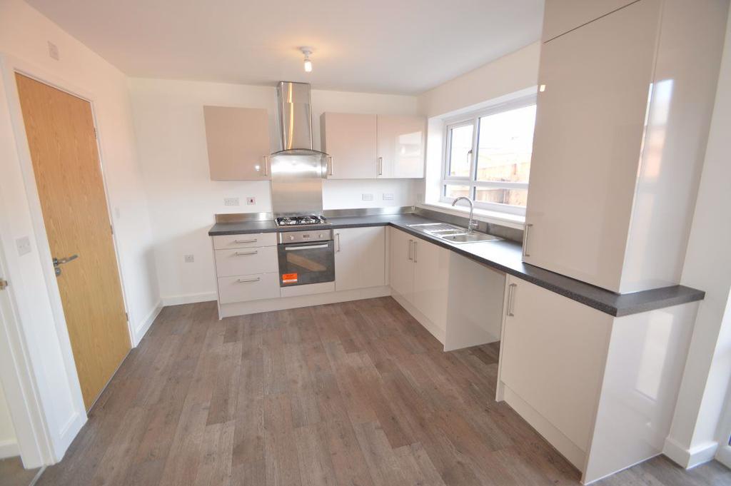 Blue Moon Way, Manchester 3 bed house £1,095 pcm (£253 pw)