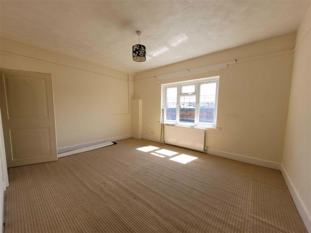 Frindsbury Road, Strood, Rochester 3 bed semidetached house £1,100 pcm (£254 pw)