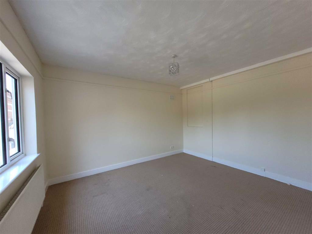 Frindsbury Road, Strood, Rochester 3 bed semidetached house £1,100 pcm (£254 pw)