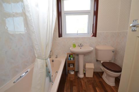 9 Delph Grove, Clayton, Bradford, BD14 6RZ