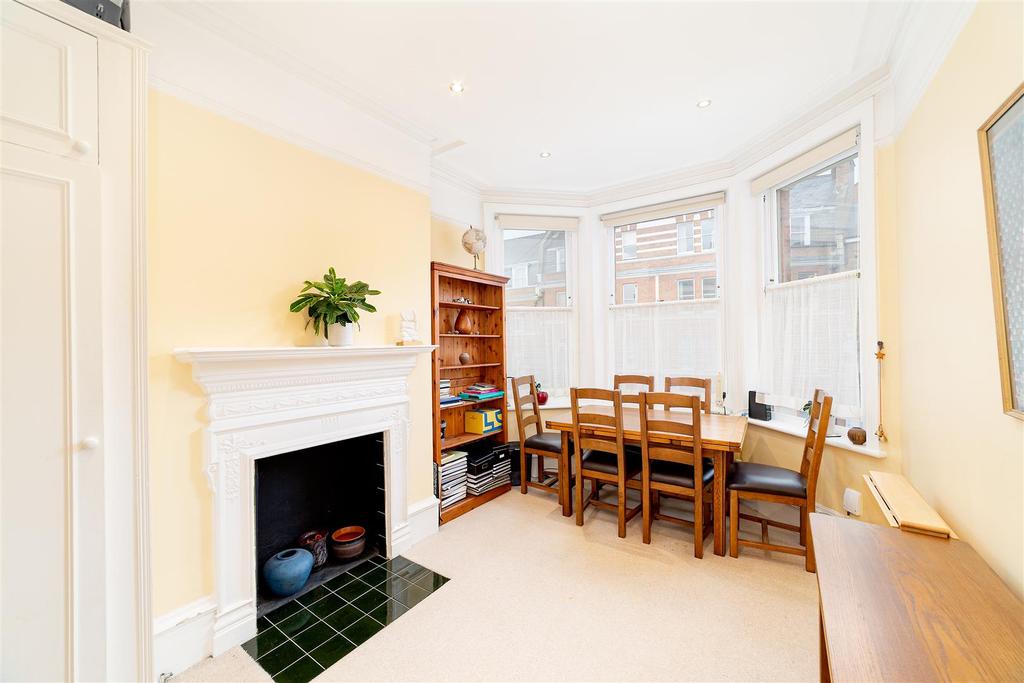 4 Cumberland Mansions West End Lane NW6 1 LL-2.jpg