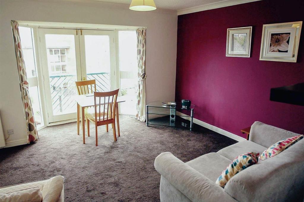 Nelson House, Oxford Street, Tynemouth 2 bed apartment £650 pcm (£150 pw)