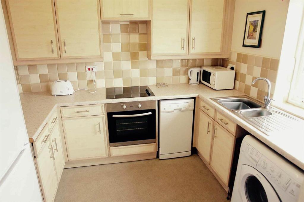 Nelson House, Oxford Street, Tynemouth 2 bed apartment £650 pcm (£150 pw)