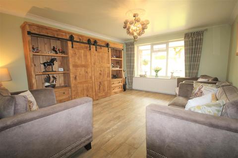 6 Chestnut Close, Tean, Stoke-on-trent, ST10 4JD