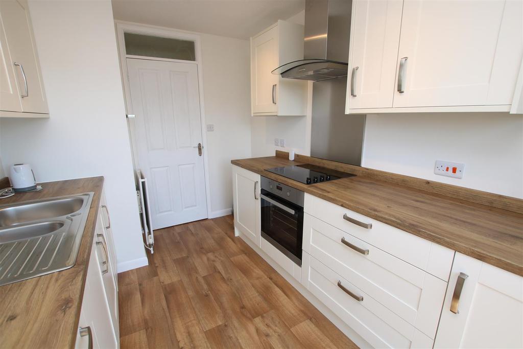 Kitchen 2.JPG