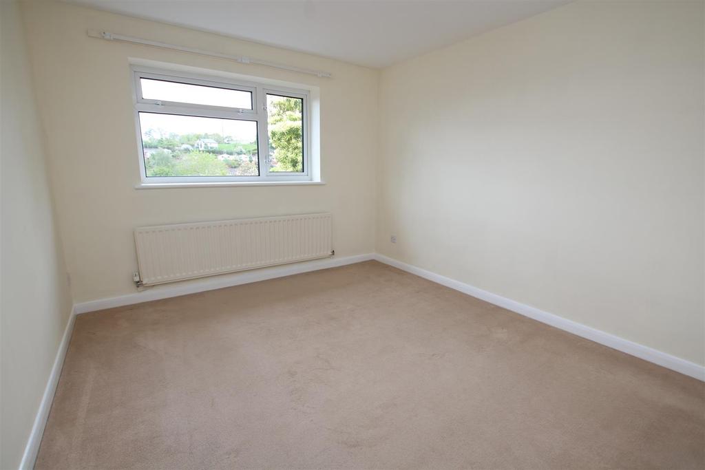 Bedroom 2.JPG
