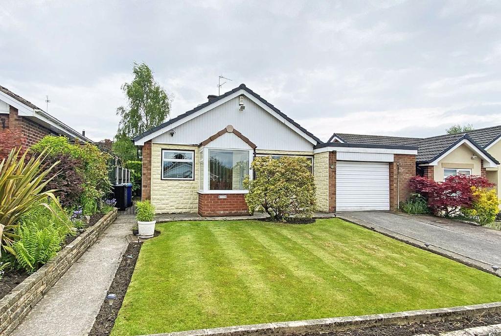 Buckfast Close, Hale, Cheshire 2 bed detached bungalow £495,000