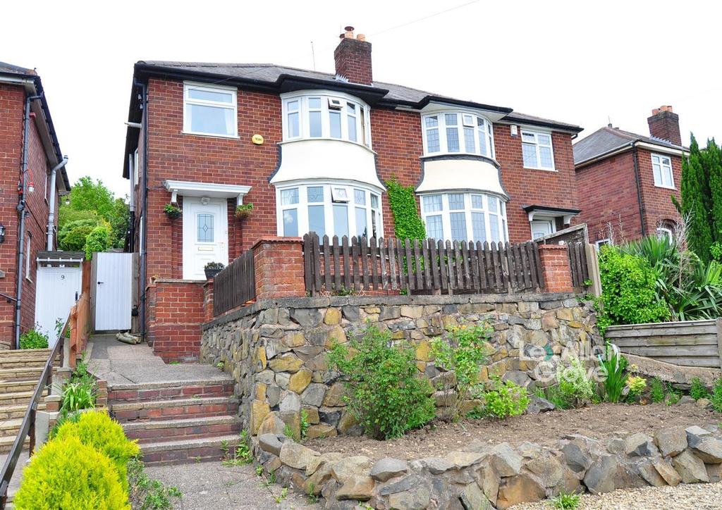 Hillside Avenue, Rowley Regis 3 bed semidetached house £210,000
