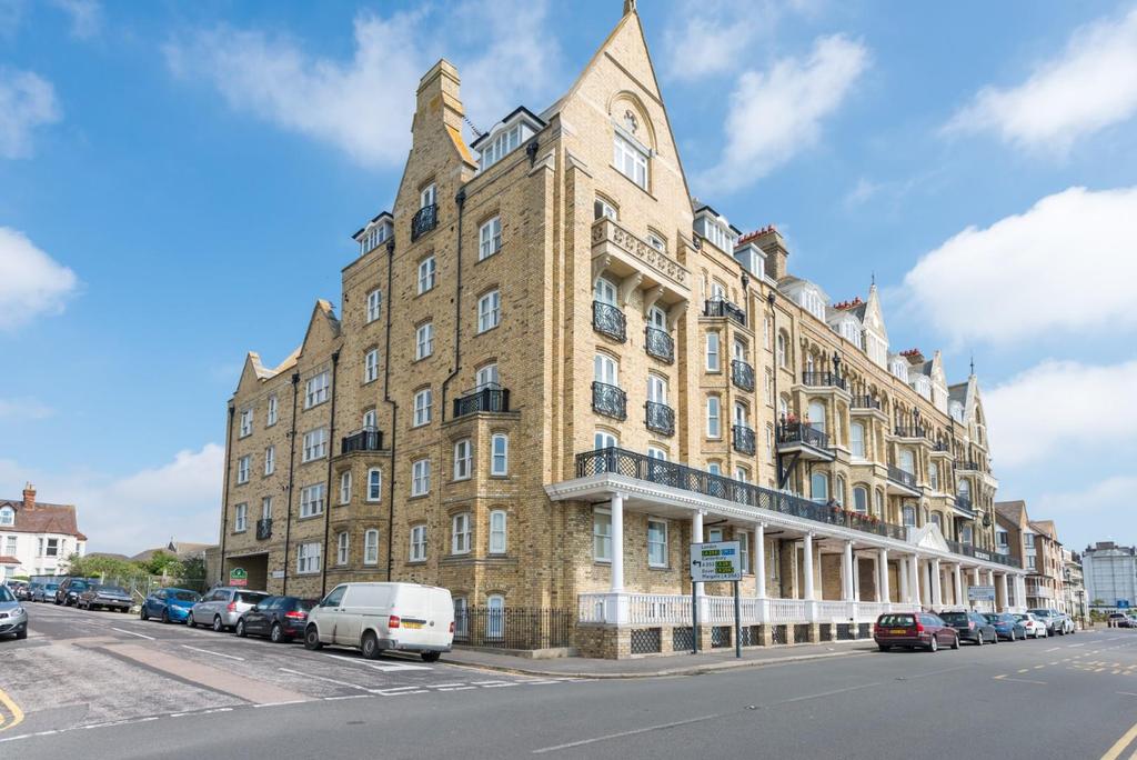 D'este Road, Ramsgate 2 bed flat £225,000