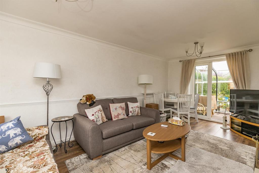 Rostherne Road, Sale 2 bed semidetached house £250,000
