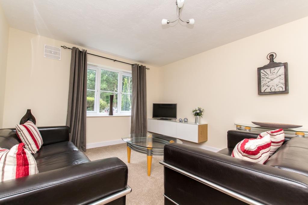 Unexpectedly re-available - A lovely, fully furni