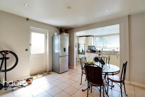 4 Berkeley Avenue, Nottingham, NG3 5BU