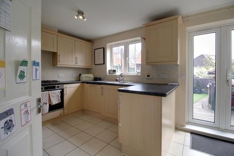 3 bedroom townhouse to rent, Coleridge Drive, Whiteley