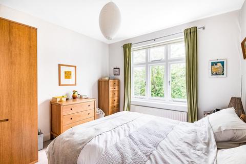 27 Queensville Road, London, SW12 0JL