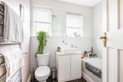 27 Queensville Road, London, SW12 0JL