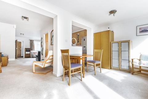 7 Dumbleton Close, Kingston Upon Thames, KT1 3ST