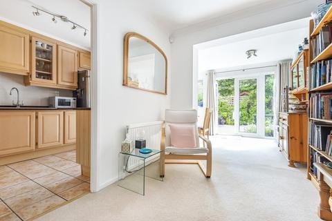 7 Dumbleton Close, Kingston Upon Thames, KT1 3ST