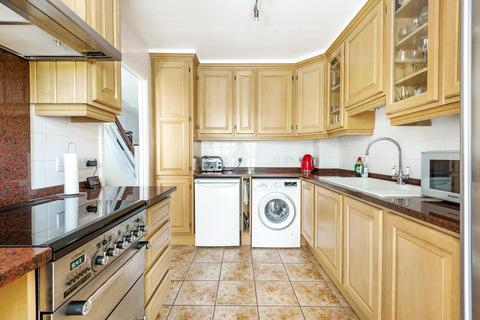 7 Dumbleton Close, Kingston Upon Thames, KT1 3ST