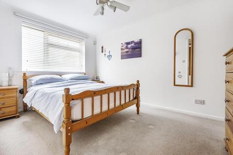 7 Dumbleton Close, Kingston Upon Thames, KT1 3ST