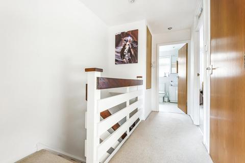 7 Dumbleton Close, Kingston Upon Thames, KT1 3ST