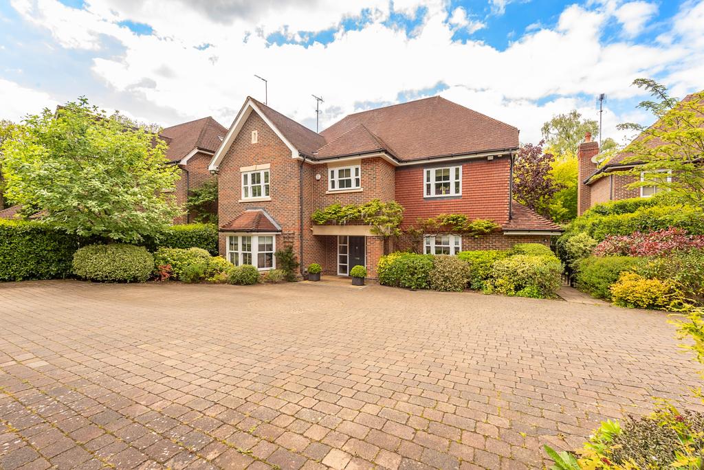 Burgess Wood Grove, Beaconsfield 6 bed detached house £2,395,000