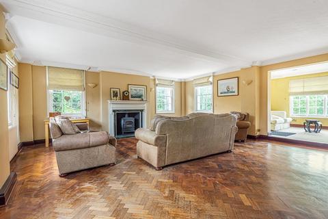 82 Heathfield Road, Keston, BR2 6BF