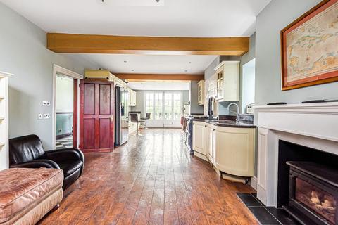 82 Heathfield Road, Keston, BR2 6BF