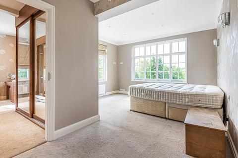 82 Heathfield Road, Keston, BR2 6BF