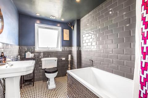 72 Hazelbank Road, Catford, London, SE6 1TQ