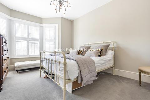 72 Hazelbank Road, Catford, London, SE6 1TQ