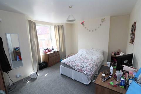 4 bedroom semi-detached house to rent, Edinburgh Road, Liverpool