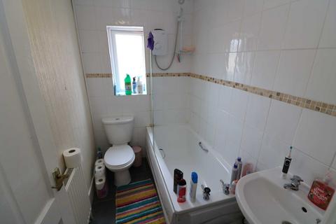 4 bedroom semi-detached house to rent, Edinburgh Road, Liverpool