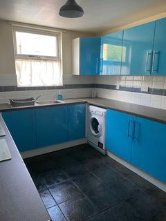 4 bedroom semi-detached house to rent, Edinburgh Road, Liverpool, Merseyside, L7