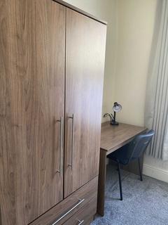 4 bedroom semi-detached house to rent, Edinburgh Road, Liverpool, Merseyside, L7