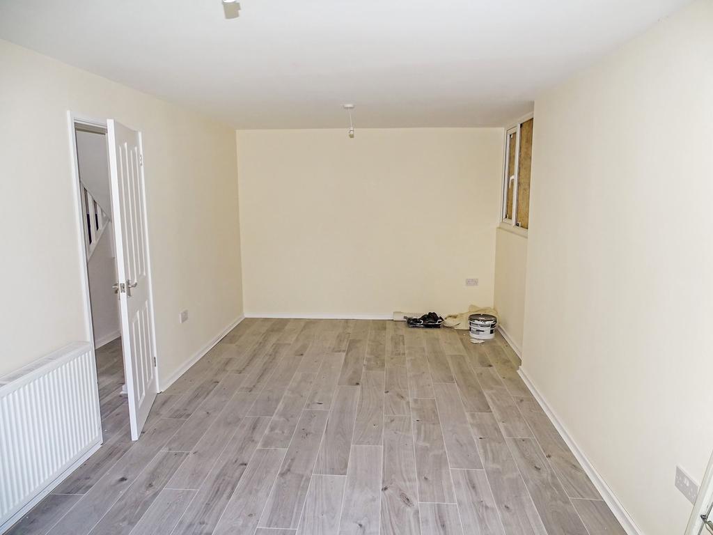 Cheddar Close, Grangetown, Middlesbrough, North Yorkshire, TS6 9SF 3