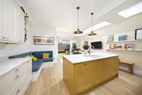 19 Salisbury Road, Richmond, TW9 2JB