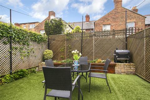 19 Salisbury Road, Richmond, TW9 2JB