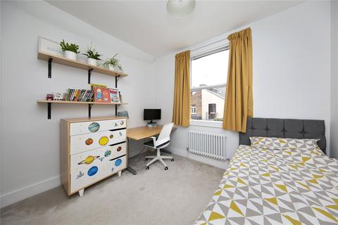 19 Salisbury Road, Richmond, TW9 2JB